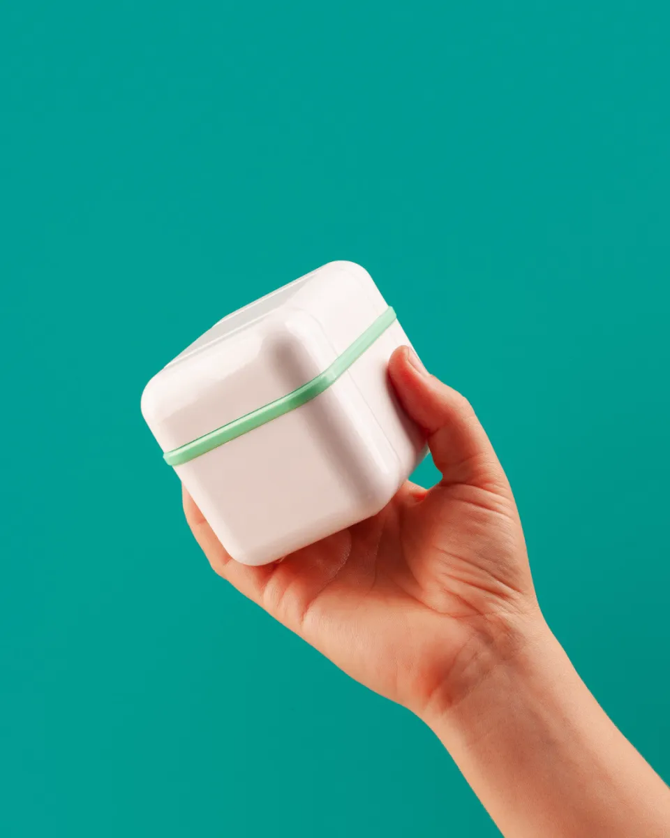 Cleaning Box for dentures